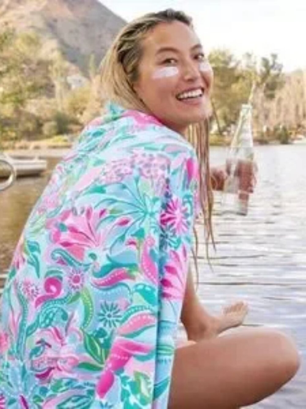 🆕 LILLY PULITZER Floral Lounge Towel